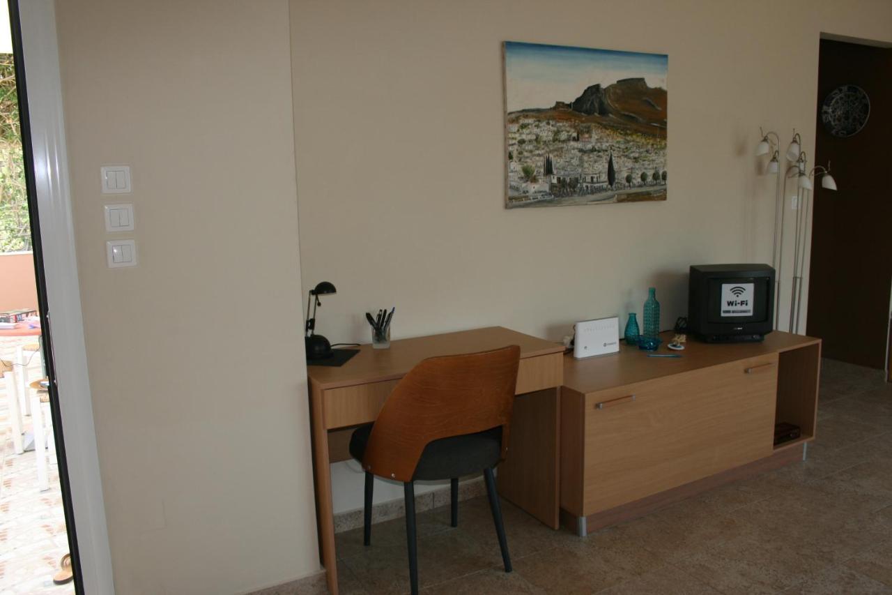 Kiki Stegna Apartment Archangelos  Exterior photo